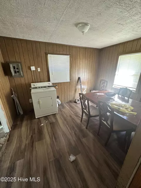 Dining - 1232 Mears Ln, Clarkton, NC 28433 photo 2 of 2