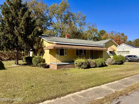 102 E Main St, Hamilton, NC 27840