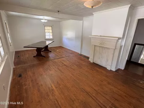 Living - 102 E Main St, Hamilton, NC 27840 photo 2 of 4