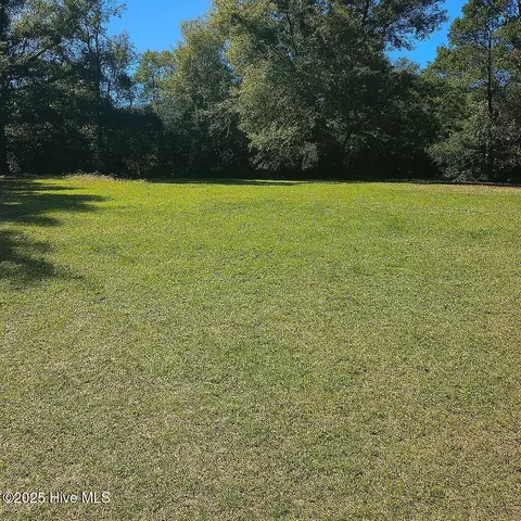 114 Old Farm Rd, Hampstead, NC 28443