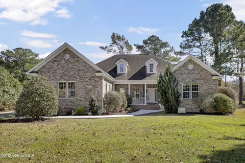 203 Golf Terrace Ct, Hampstead, NC 28443