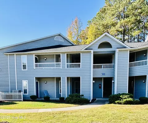108 Breezewood Dr #B, Greenville, NC 27858