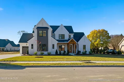700 Remington Dr, Greenville, NC 27858