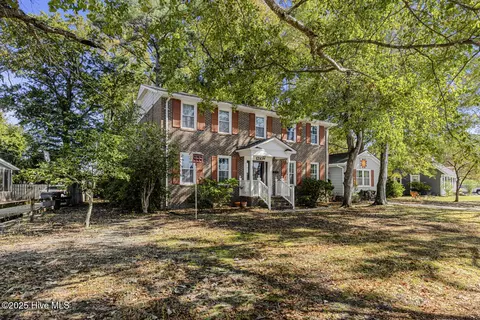 1210 Hendricks Ave, Jacksonville, NC 28540