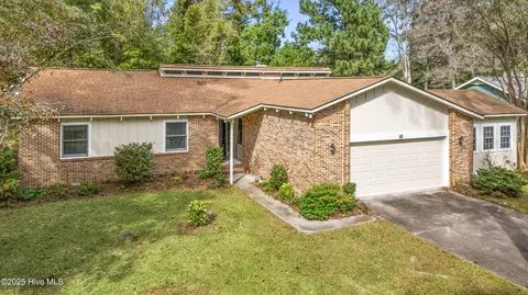 3608 Meadow Dr, Morehead City, NC 28557
