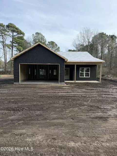 1388 Old Folkstone Rd, Sneads Ferry, NC 28460