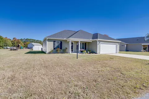 346 Turnage Dr, Washington, NC 27889