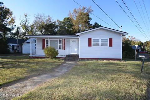 2458 Jones St, Winterville, NC 28590
