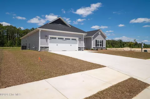 4006 Bluewater Blvd, New Bern, NC 28562