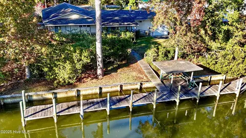 1214 Lupton Dr, Oriental, NC 28571