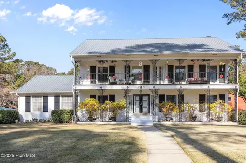 1907 Essex St, Kinston, NC 28504