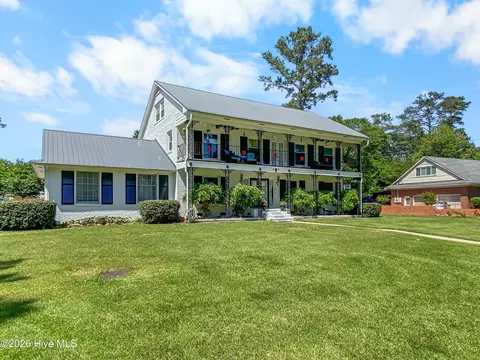 1907 Essex St, Kinston, NC 28504