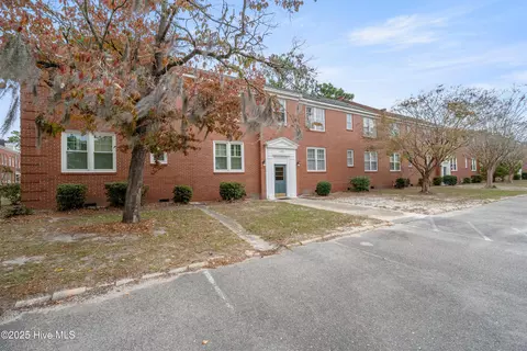 2940 Oleander Dr #G6, Wilmington, NC 28403