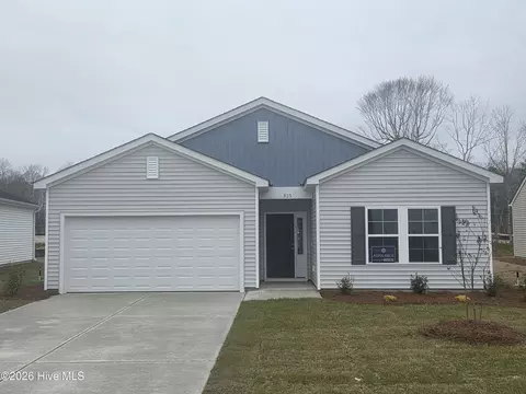 825 Schoolfield Dr, Sneads Ferry, NC 28460