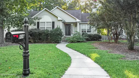 916 Buckingham Rd, New Bern, NC 28562