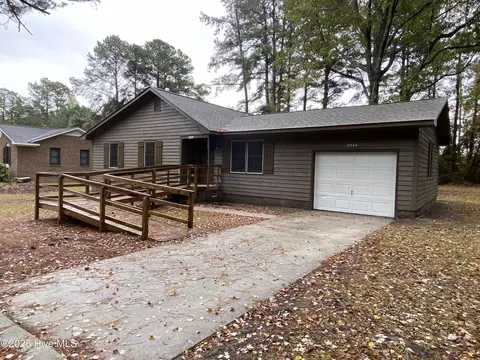 2444 Jay Cir, Greenville, NC 27858