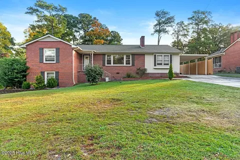 121 Woodland Rd E, Rockingham, NC 28379
