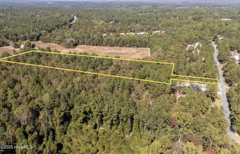 123 Lancashire Ln, Seven Lakes, NC 27376
