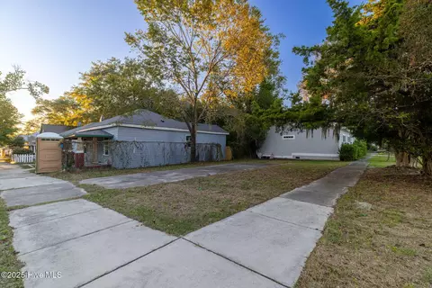 1020 S 4th St, Wilmington, NC 28401