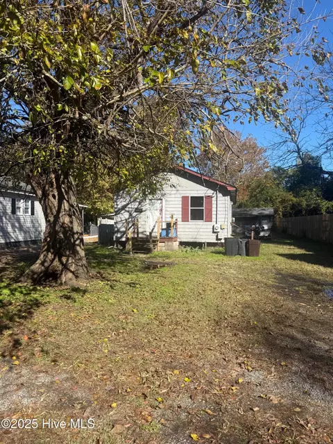311 E Church St, Edenton, NC 27932