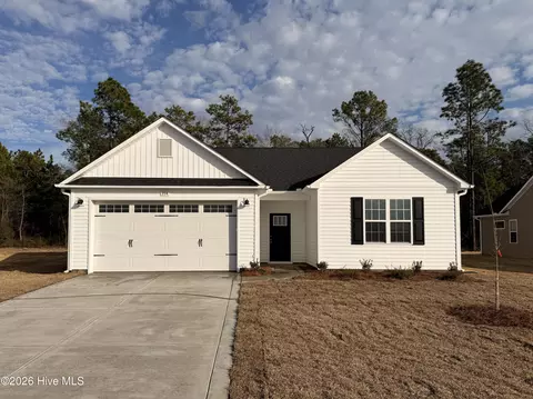 354 Sacksonia St, Raeford, NC 28376