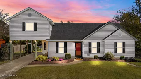 2483 Hunterchase Ln, Greenville, NC 27858