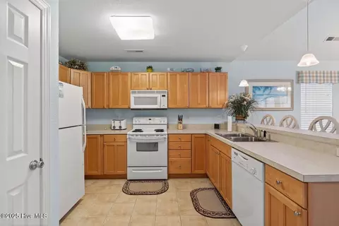 Kitchen - 206 E Palmetto St, Kill Devil Hills, NC 27948 photo 1 of 3