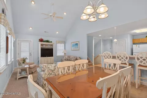 Dining - 206 E Palmetto St, Kill Devil Hills, NC 27948 photo 1 of 2