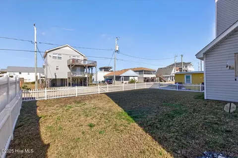 Exterior - 206 E Palmetto St, Kill Devil Hills, NC 27948 photo 2 of 4