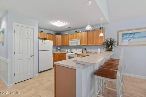 Kitchen - 206 E Palmetto St, Kill Devil Hills, NC 27948 photo 2 of 3