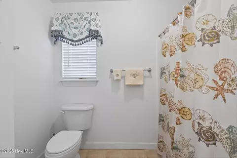 Bath - 206 E Palmetto St, Kill Devil Hills, NC 27948 photo 8 of 8