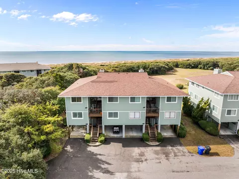 27 Foxfire Trce, Caswell Beach, NC 28465