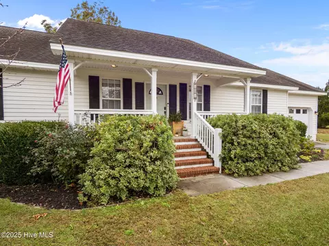 101 Bur Oaks Blvd, Newport, NC 28570