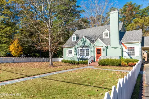 107 W Watson St, Windsor, NC 27983