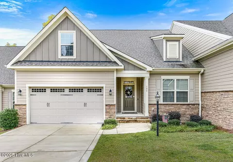 105 Shadow Creek Ct, Pinehurst, NC 28374 photo 2