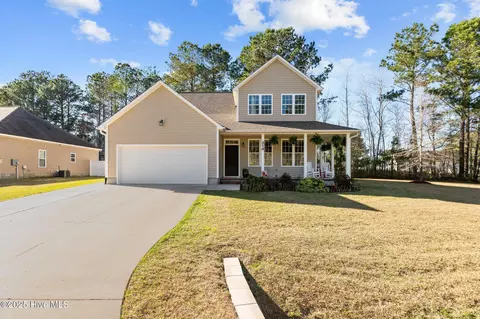214 Green Trees Dr, New Bern, NC 28560