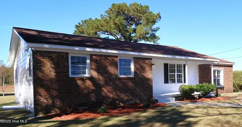1638 Kellum Loop Rd, Jacksonville, NC 28546