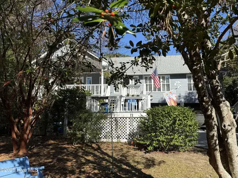 138 Loblolly Dr, Pine Knoll Shores, NC 28512