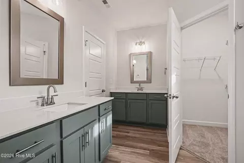 Entry Way - 207 Tuskeegee Dr, Smithfield, NC 27577 photo 5 of 6