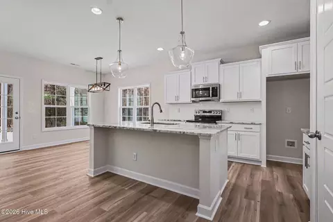 Kitchen - 207 Tuskeegee Dr, Smithfield, NC 27577 photo 2 of 4