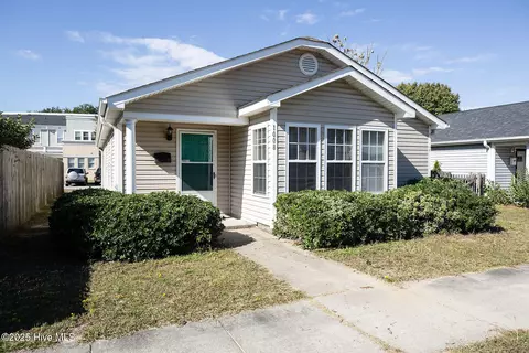 1008 S 10th St, Wilmington, NC 28401