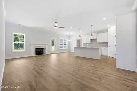 Living - 130 Kindletree Ln, Carthage, NC 28327 photo 2 of 6