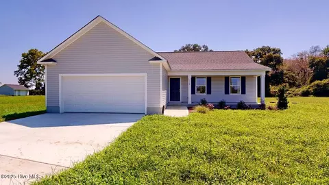 1364 St John Church Rd, La Grange, NC 28551