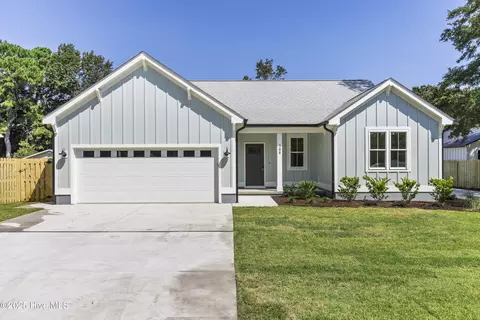 308 Lewis Dr, Carolina Beach, NC 28428