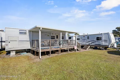 88-89 G Pelican St, North Topsail Beach, NC 28460