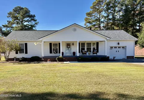 2254 Primrose Ln, Kinston, NC 28504