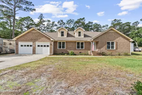 6 Deerwood Cir, Oak Island, NC 28465