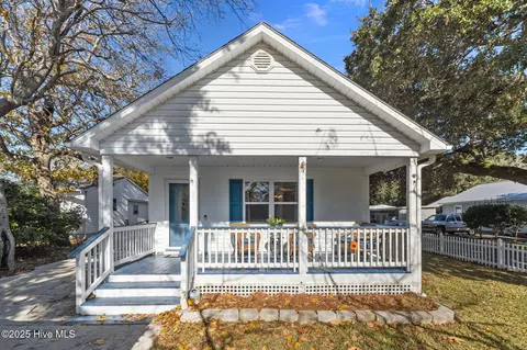 2641 Lennoxville Rd, Beaufort, NC 28516