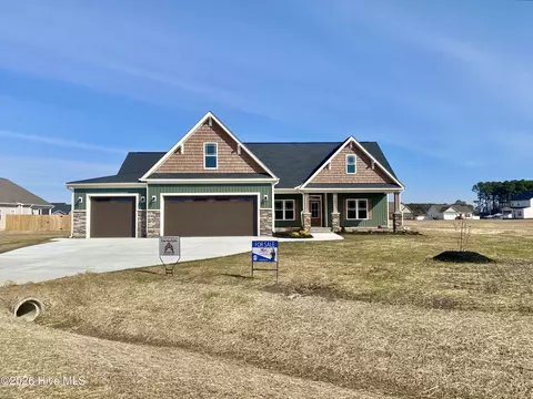 205 Rae Dr, Pikeville, NC 27863