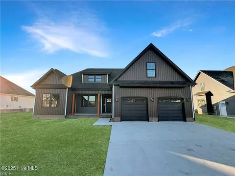 1111 Yawl St, Elizabeth City, NC 27909
